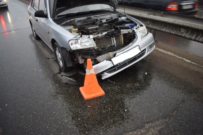 Авария на 2 км автодороги Ухта - Дальний водитель